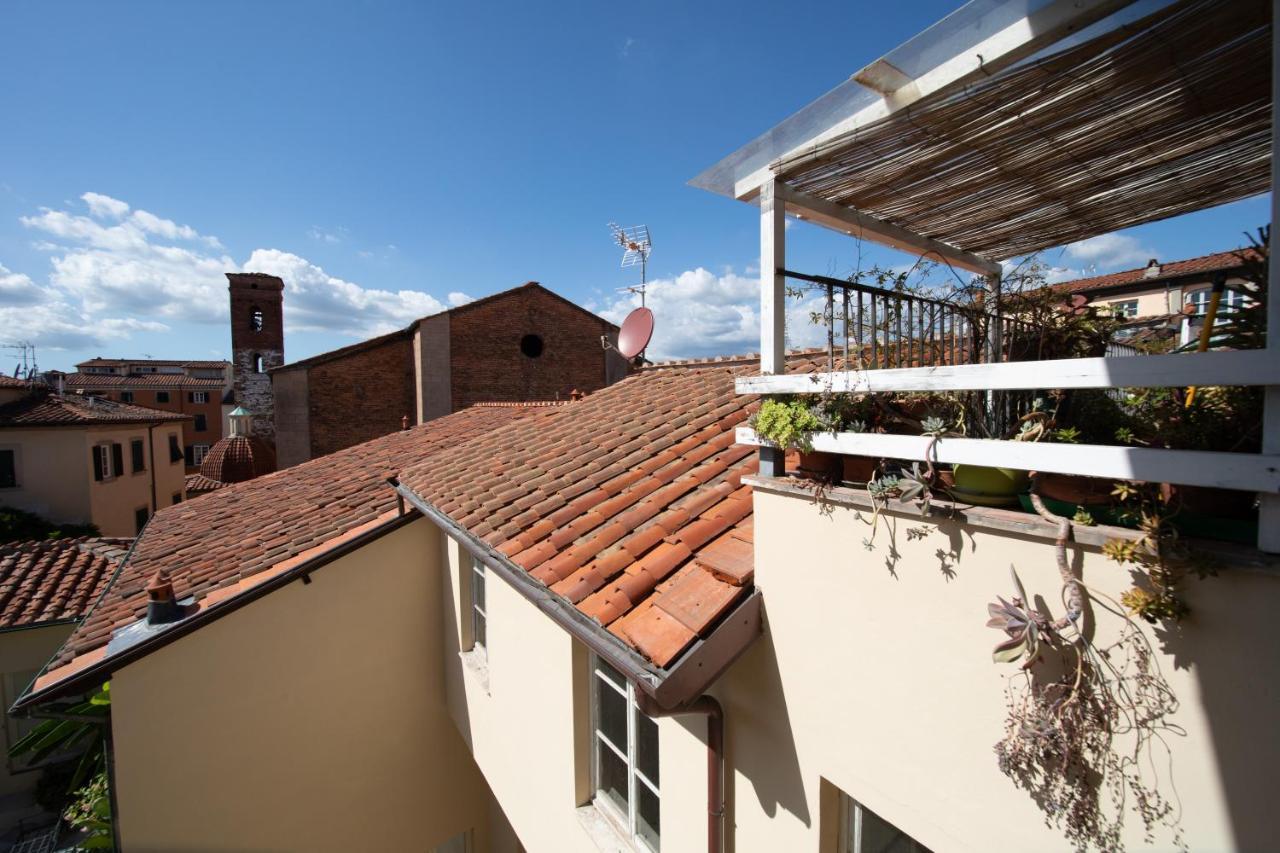 Appartement Residenza Al Pavone Luxury With Terrace à Lucques Extérieur photo