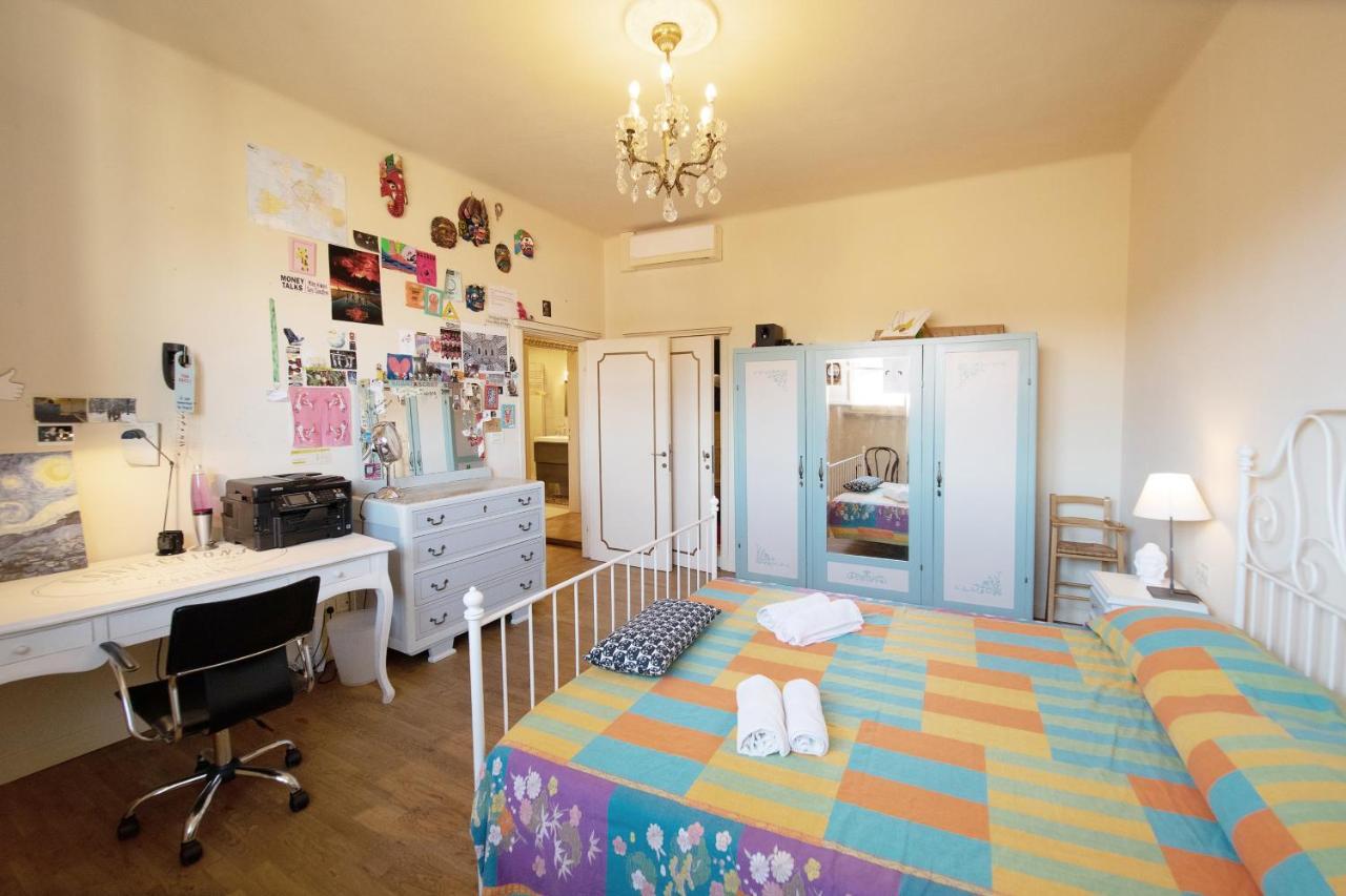 Appartement Residenza Al Pavone Luxury With Terrace à Lucques Extérieur photo