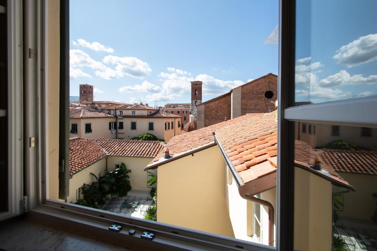 Appartement Residenza Al Pavone Luxury With Terrace à Lucques Extérieur photo