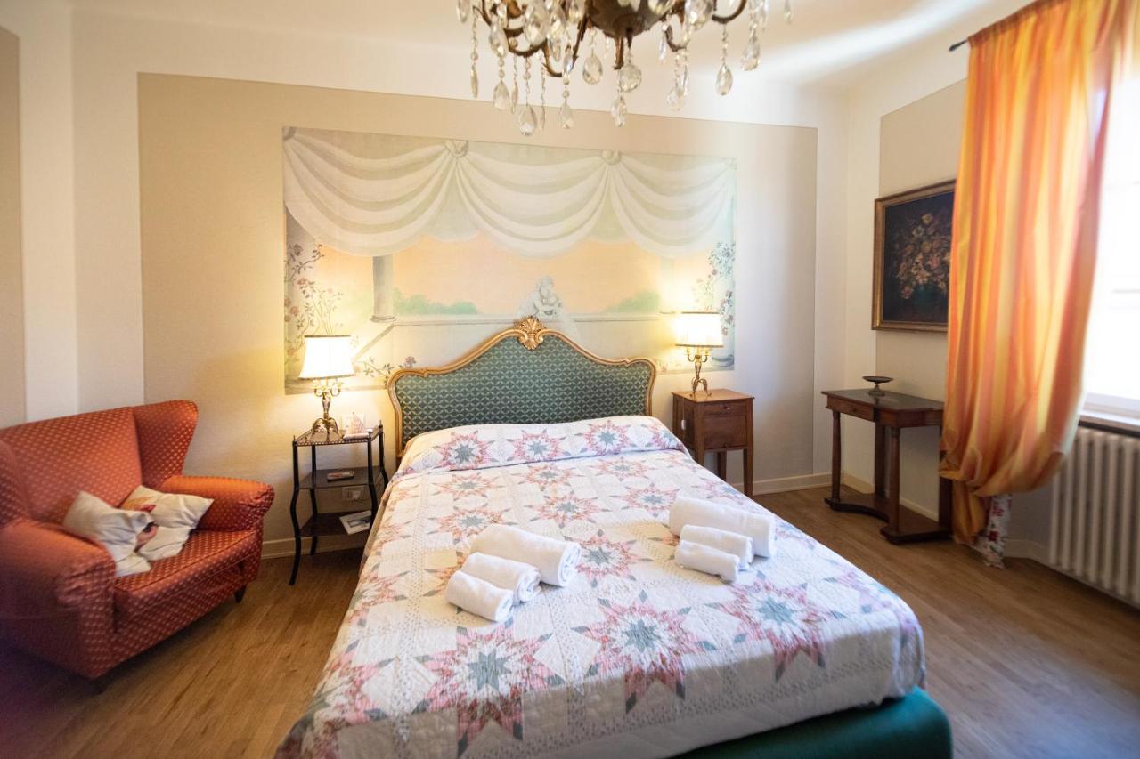 Appartement Residenza Al Pavone Luxury With Terrace à Lucques Extérieur photo
