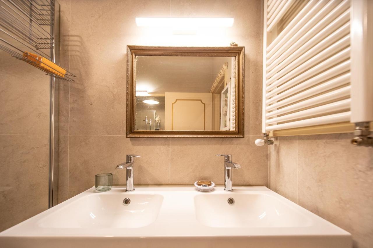 Appartement Residenza Al Pavone Luxury With Terrace à Lucques Extérieur photo