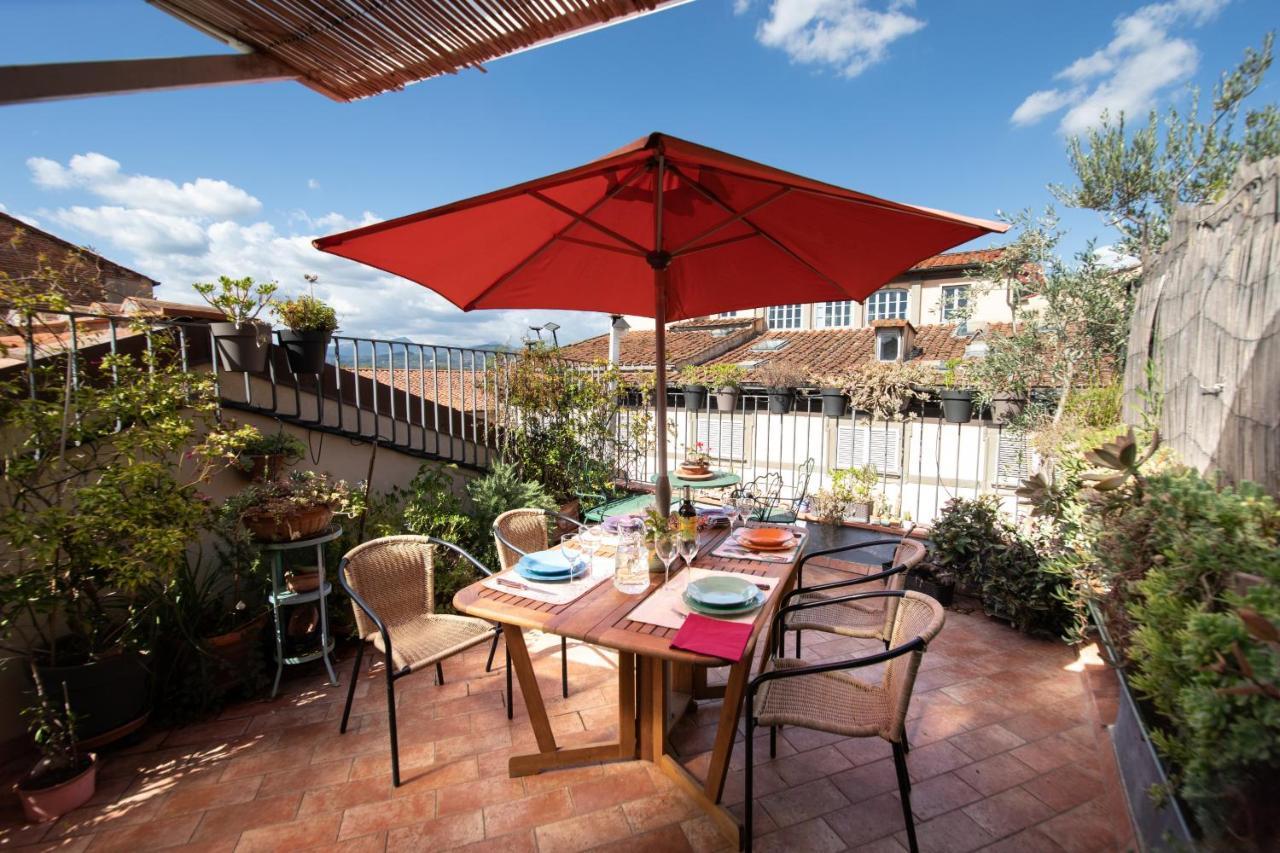 Appartement Residenza Al Pavone Luxury With Terrace à Lucques Extérieur photo