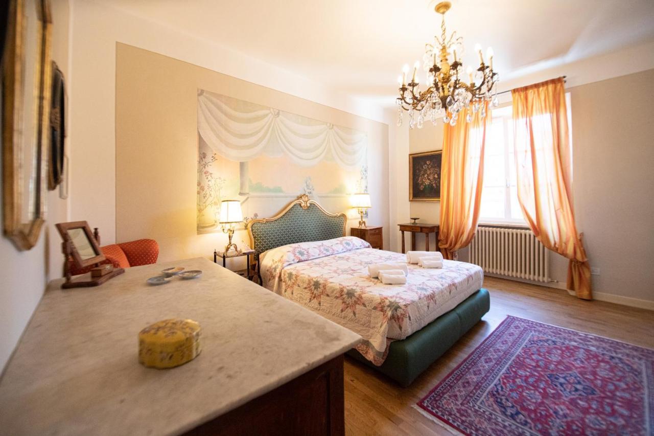 Appartement Residenza Al Pavone Luxury With Terrace à Lucques Extérieur photo